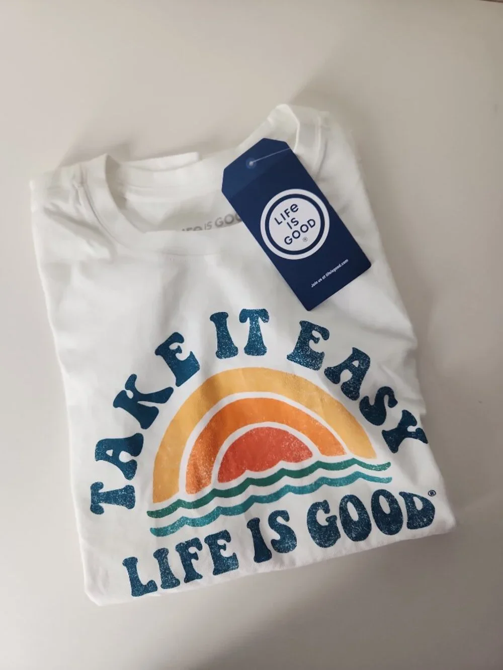 Life Is Good men's SS Shirt Take It Easy Rainbow Crusher Tee Cloud White L NEW